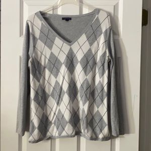 Tommy Hilfiger pull over sweater